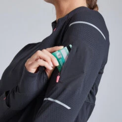 TEE SHIRT RUNNING MANCHES LONGUES HIVER FEMME KIPRUN WARM LIGHT NOIR ROSE -Équipement Sportif tee shirt running manches longues hiver femme kiprun warm light noir rose 5